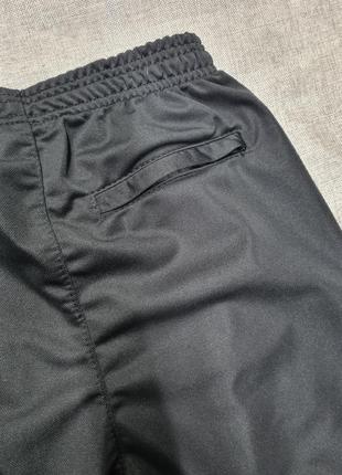 Мужские спортивные штаны адидас прямые чёрные, штаны спортивные ткань лакоста, спортивные штаны adidas, прямые штаны спортивные6 фото