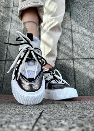 Легкі, натуральні трендові кросівки на масивній підошві із грубими шнурками5 фото