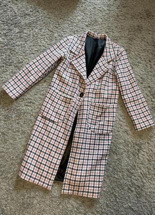 Твидовое пальто розовое