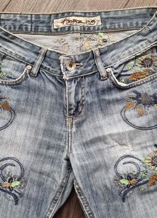 Продам женские джинсы р.46 с вышивкой3 фото