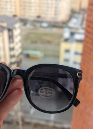 Сонцезахисні окуляри fendi7 фото