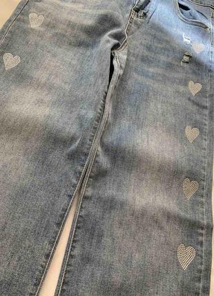 Джинсы голубого цвета с сердечками из страз, мягкая джинса, новые3 фото