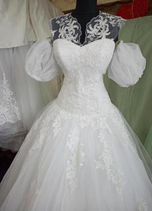 Нову весільну сукню с модными рукавами- буфами.7 фото