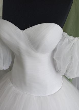 Продаю свадебное платье с модными рукавами -буфами1 фото