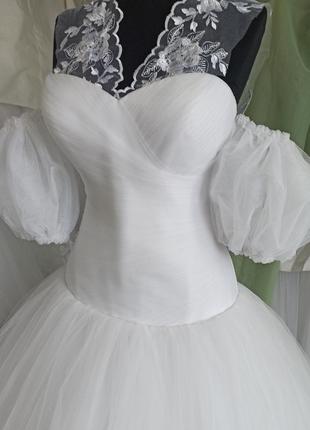 Продаю свадебное платье с модными рукавами -буфами4 фото