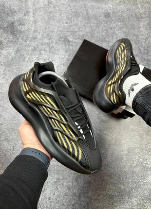 Оригинальные мужские кроссовки adidas yeezy 700 black orange