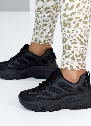 Стильные женские кроссовки на завышенной под текстильные вставки кроссовки женски на весну5 фото
