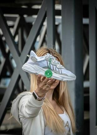 Кроссовки adidas ozweego