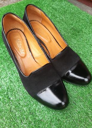 Женские туфли черные на каблуке б/у 39 размер - по стельке 25см, натуральная кожа, каблук 6см