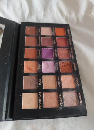 Палітра тіней huda beauty4 фото