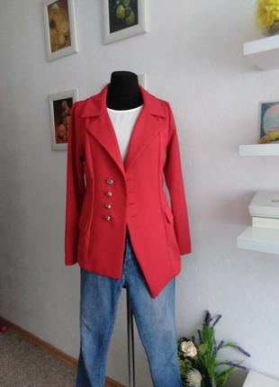 Дуже оригінальний асиметричний піджак