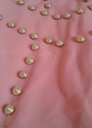 Платье с шипами.