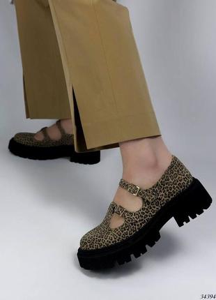 Трендовые туфли лоферы мэри джейн леопардовые замшевые на повышенной тракторной подошве7 фото