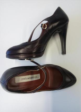 Шикарні шкіряні туфлі prettysmallshoes р. 34.5/35
