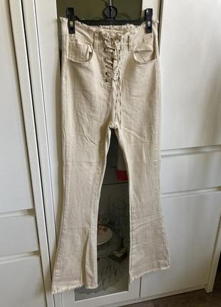 Shein xs/s новые светлые бежевые песочные клеш джинсы брюки брюки со шнуровкой и бахромой необработанные края