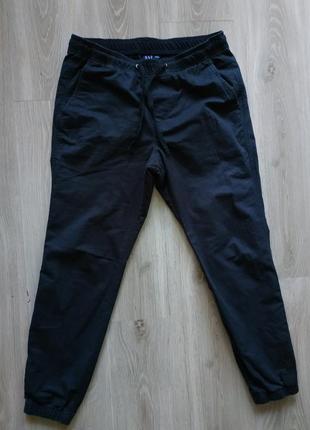 Трекинговые штаны gap 2% spandex черные размер м (48), состояние идеальное.