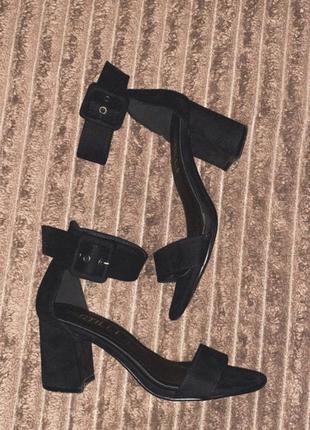 Черные босоножки женские минималистические на каблуке 36 размер