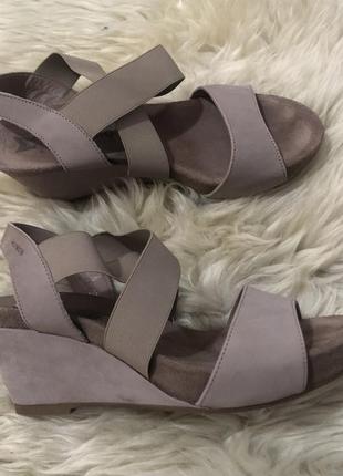 Мегазручні босоніжки сандалі mephisto