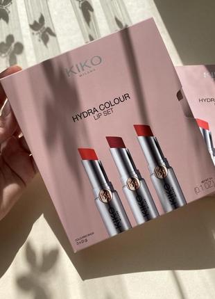 Подарочный набор от kiko milano набор для губ hydra color набор из 3 тонированных увлажняющих бальзамов для губ coloured balm 03, 06, 09