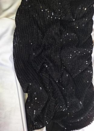 Мини-платье с пайетками и завязками на плечах6 фото