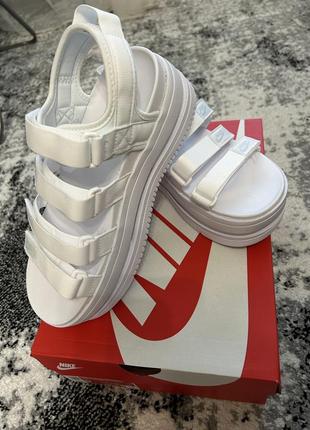Босоніжки сандалі nike icon classic sandals2 фото