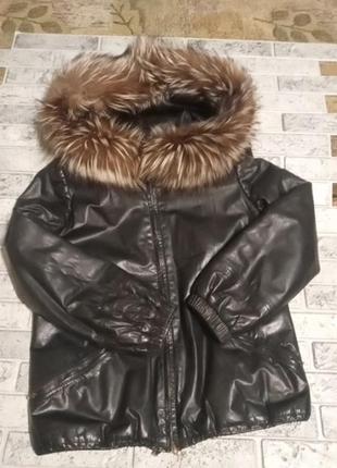 Курточка из натуральной кожи с мехом чернобурки1 фото