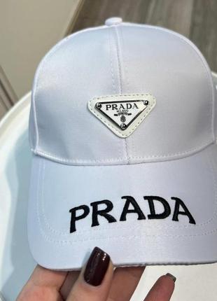 Бейсболка prada