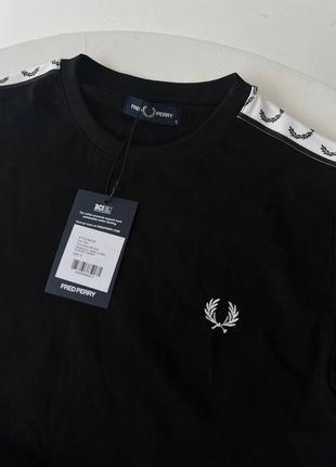 Оригінал лонгслів fred perry на лампасах