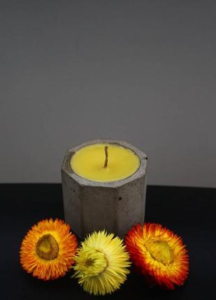 Свічка у підсвічнику бетонному1 фото