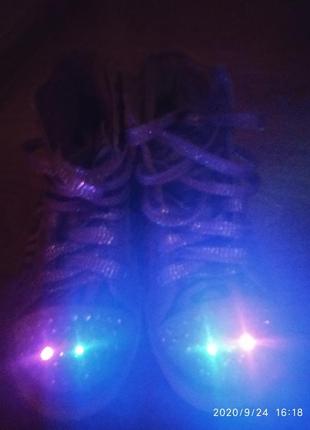 Светящиеся высокие кеды magic