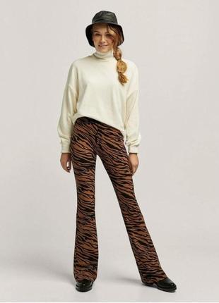 Повседневные женские брюки с высокой посадкой stradivarius, р.м6 фото