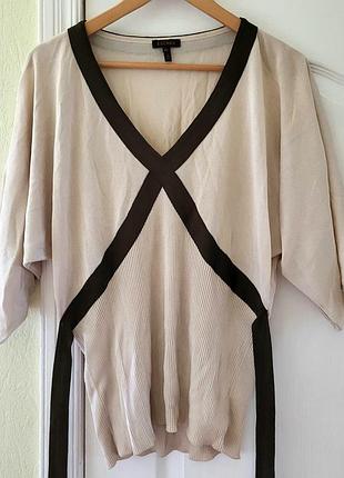 Блузка оригінальна escada