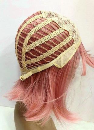 Парик бледный розовый каре прямой с пробором термостойкий с челкой + шапочка под парик в подарок!4 фото