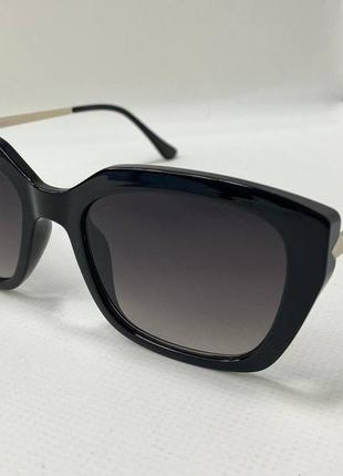 Сонцезахисні окуляри жіночі класичні з чорним градієнтним тонуванням лінз оправу ацетат