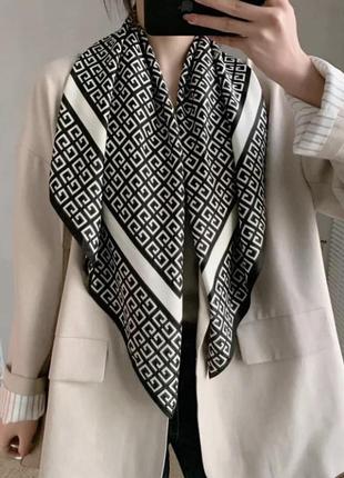 Сатинова жіноча шаль чорно біла штучний шовк палантин шарф в графічний принт