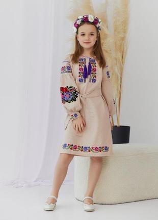 Гарна вишиванка дівчача бежевий молочний колір кольорова вишивка новинка вишиванка плаття вишите