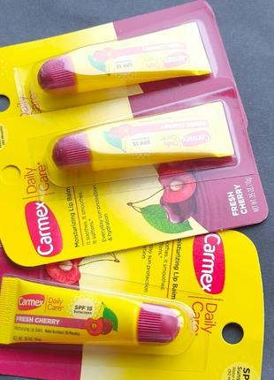 Зволожуючий бальзам для губ carmex2 фото