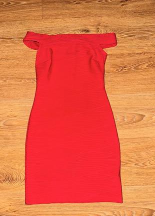 Платье красное 🥀1 фото