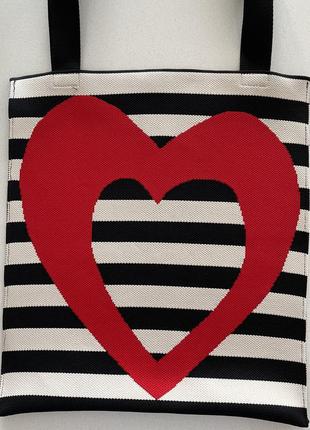 Тренд стильна жіноча в'язана текстильна сумка шопер на плече графічний принт серце4 фото