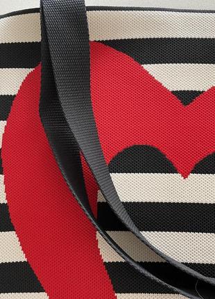 Тренд стильна жіноча в'язана текстильна сумка шопер на плече графічний принт серце3 фото