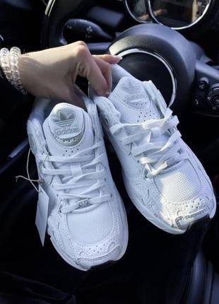 Женские кроссовки. nice kicks yeezy custom dress for women 👟 женские белоснежные текстильные кроссовки адидас5 фото