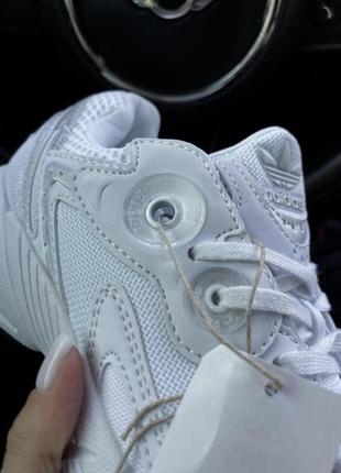 Женские кроссовки. nice kicks yeezy custom dress for women 👟 женские белоснежные текстильные кроссовки адидас9 фото