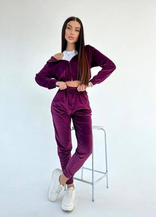 Женский костюм