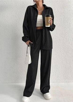 Классный брючный костюм из микровельвета (брюки талия на резинке + удлиненная рубашка) черный