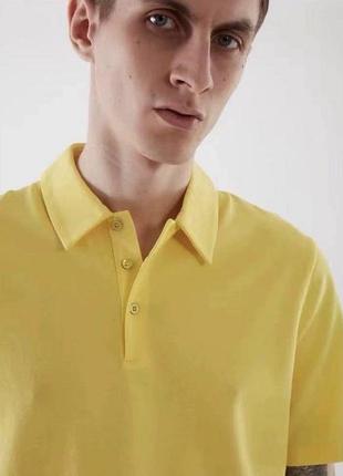 Желтая мужская футболка cos4 фото