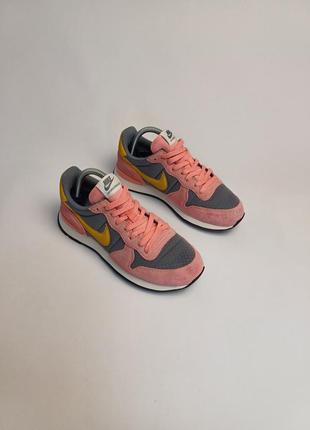 Nike internationalist, розовые кроссовки