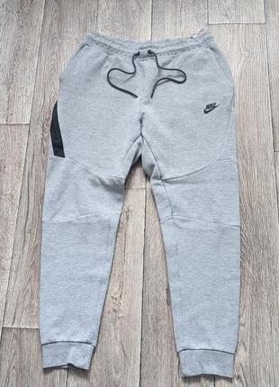 Спортивні штани nike tech fleece air max p.m2 фото