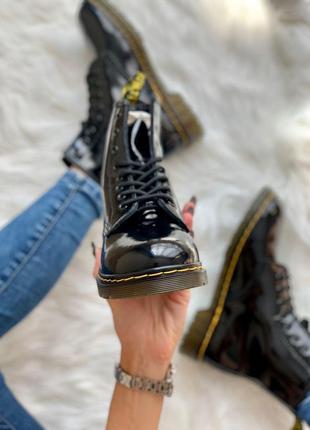 Лакированные ботинки dr. martens 1460 lacquer черный цвет термо (36-40)💜3 фото