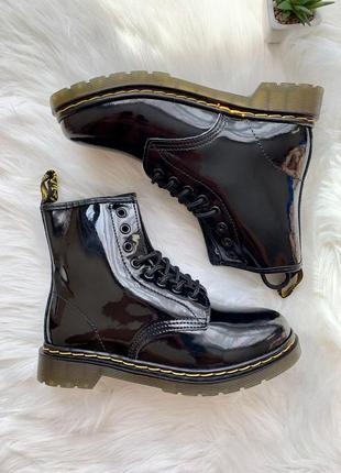 Лакированные ботинки dr. martens 1460 lacquer черный цвет термо (36-40)💜10 фото