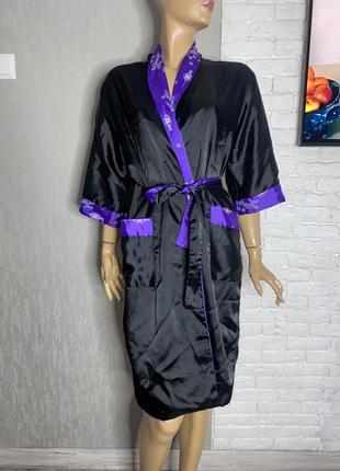 Сатиновий двосторонній халат у японському стилі.